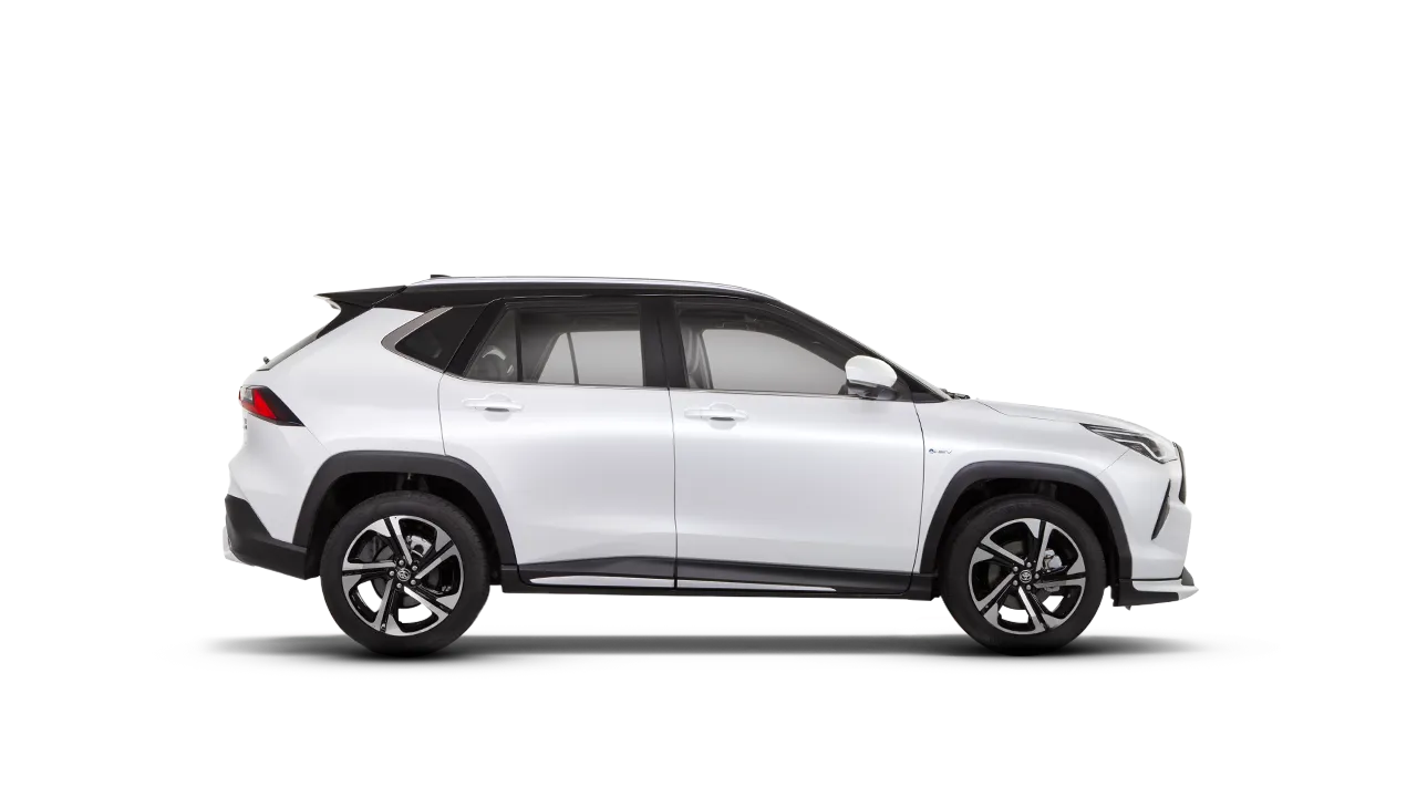 Yaris Cross White Pearl Crystal Shine , Attitude Black Mica